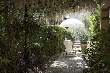 hotel lou cagnard