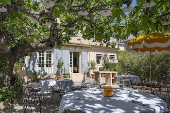 hotel lou cagnard