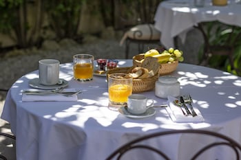 hotel lou cagnard