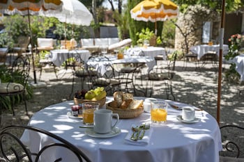 hotel lou cagnard