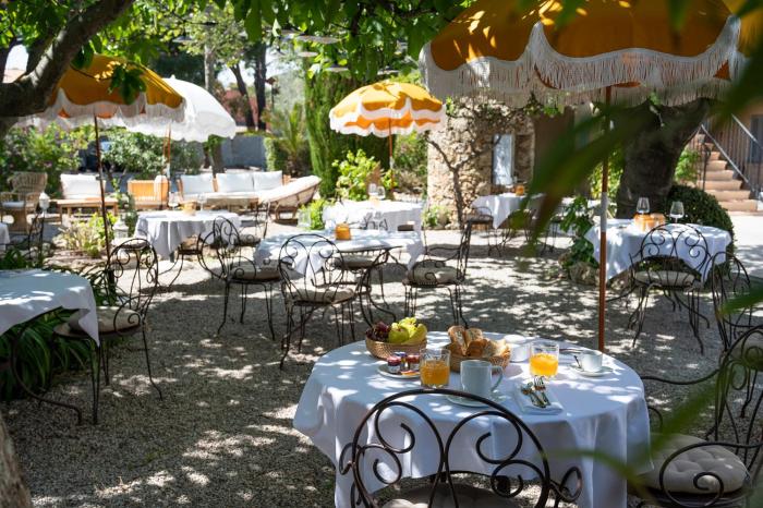 hotel lou cagnard