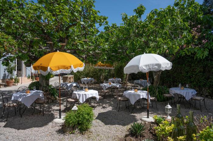 hotel lou cagnard