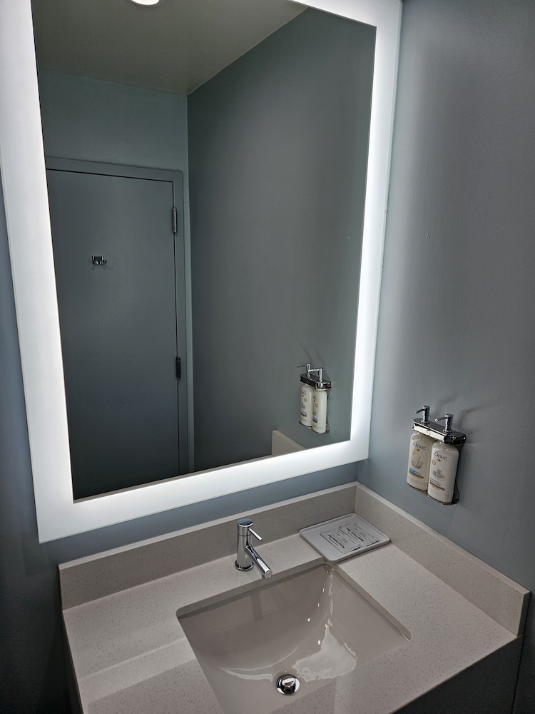 112 Motel,Medford>>Long Island,2 star