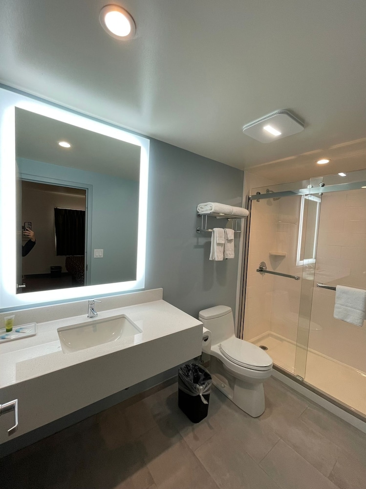 112 Motel,Medford>>Long Island,2 star