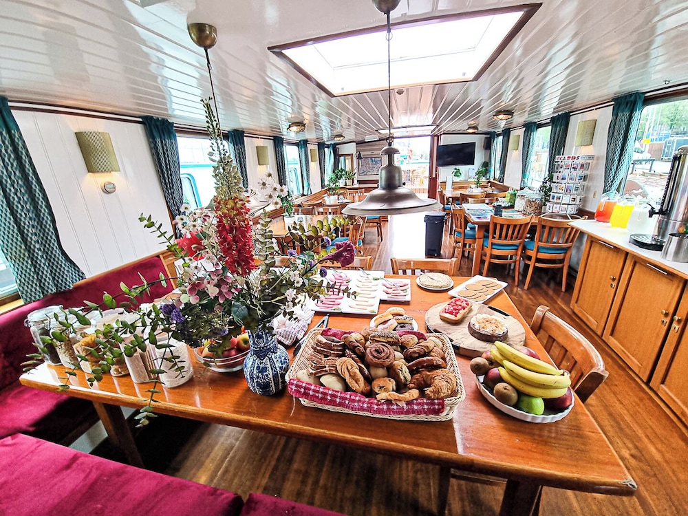 amsterdam hotelboat