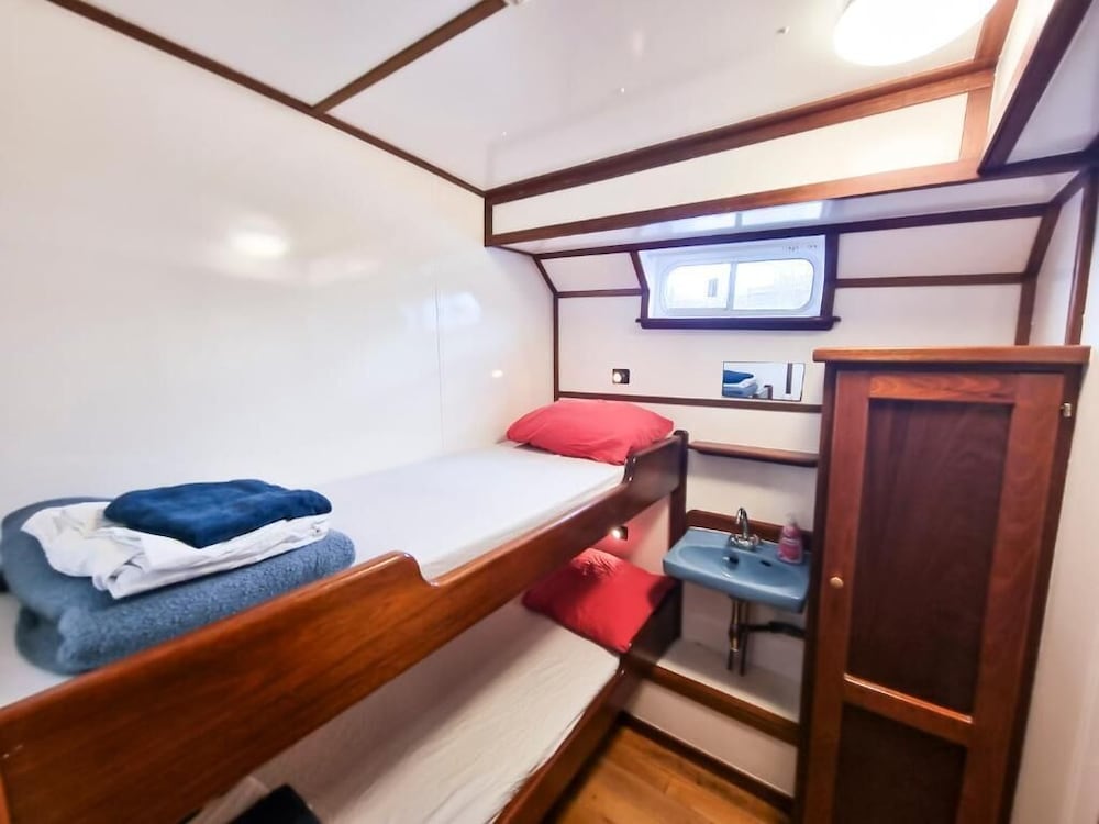 amsterdam hotelboat