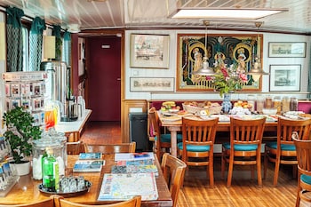 amsterdam hotelboat