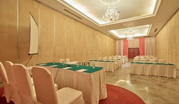 istana nelayan hotel and convention powered by archipelago