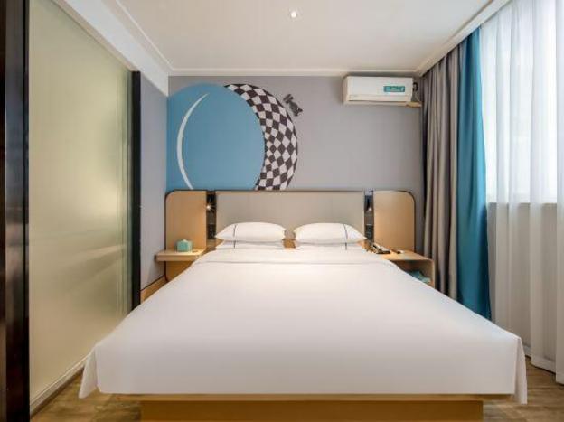 city comfort inn wuzhou municipal square