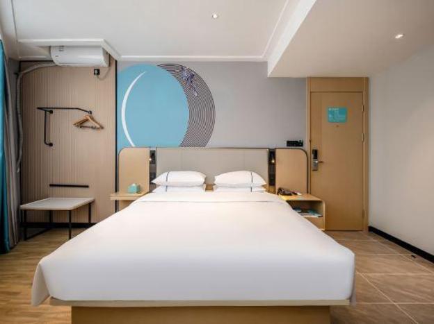 city comfort inn wuzhou municipal square