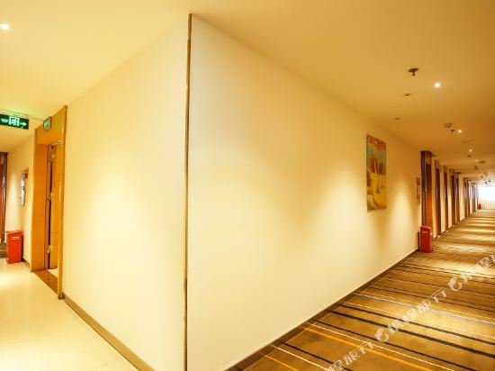 city comfort inn wuzhou municipal square