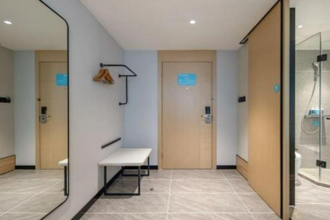 city comfort inn wuzhou municipal square