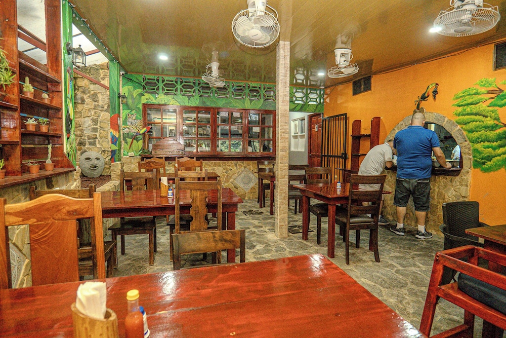 costa linda art hostel