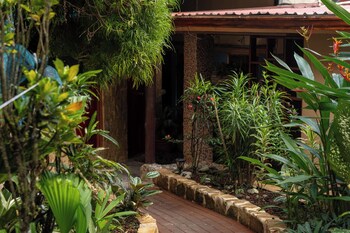 costa linda art hostel