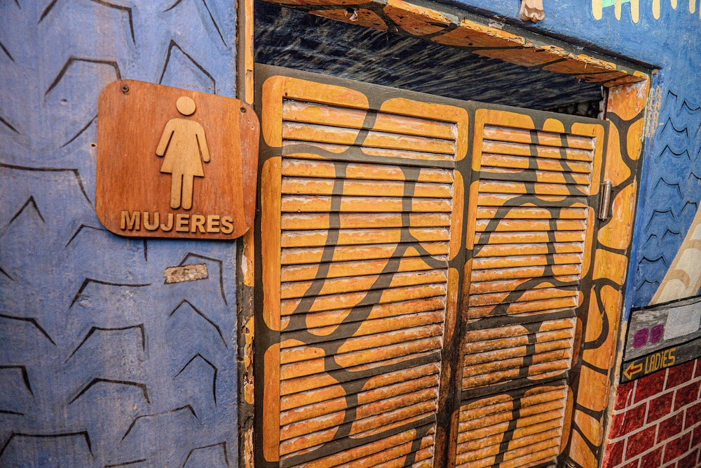 costa linda art hostel