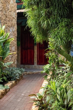 costa linda art hostel