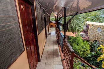 costa linda art hostel