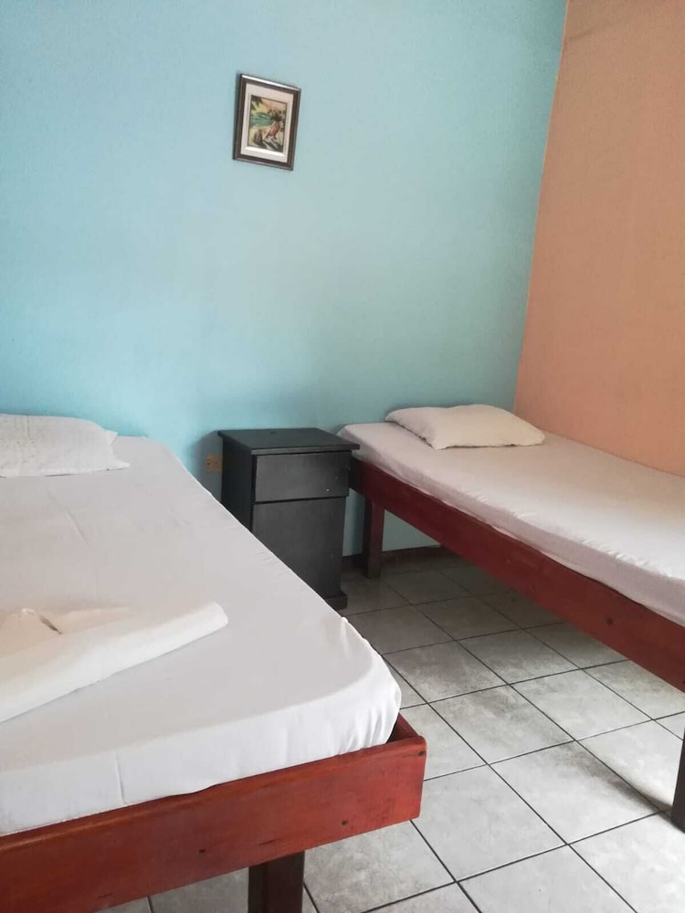 costa linda art hostel