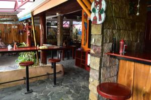 costa linda art hostel