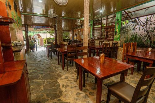 costa linda art hostel