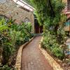 costa linda art hostel