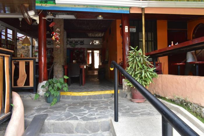 costa linda art hostel
