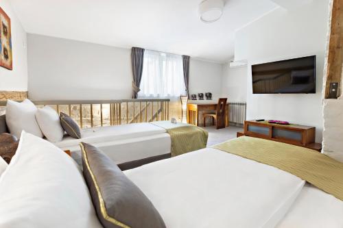 superb luxury suites