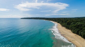 almonds and corals boutique hotel