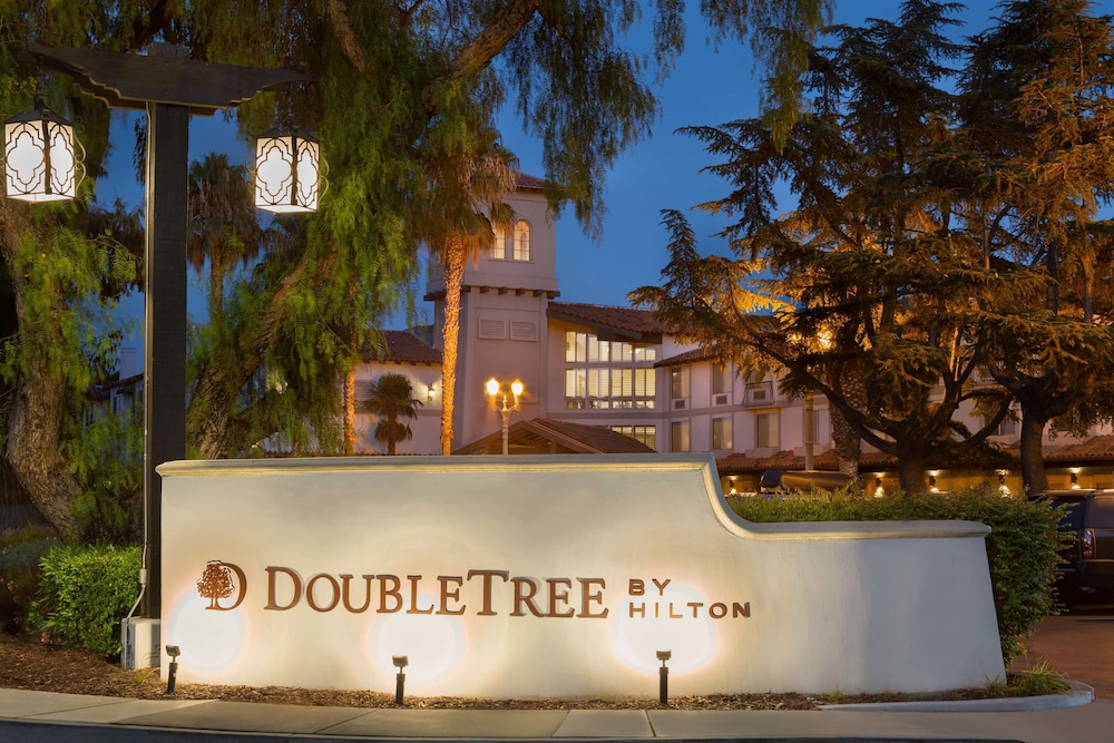 doubletree by hilton campbell pruneyard plaza