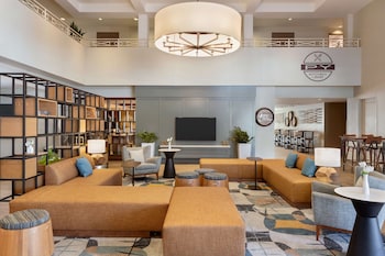 doubletree by hilton campbell pruneyard plaza