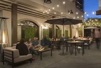 doubletree by hilton campbell pruneyard plaza