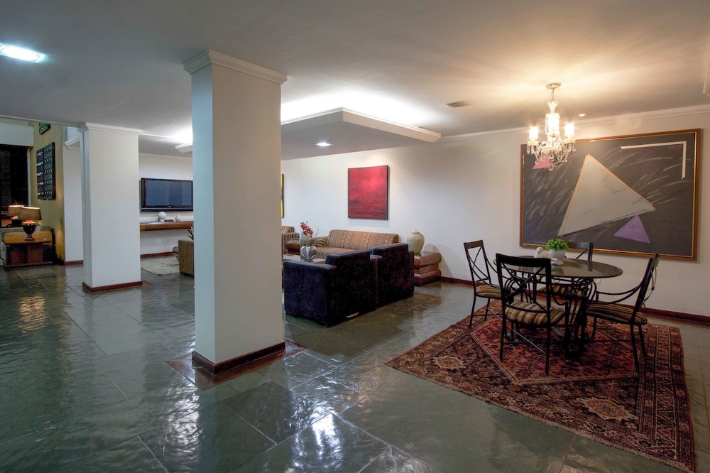 bristol exceler plaza hotel