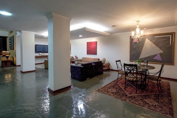 bristol exceler plaza hotel