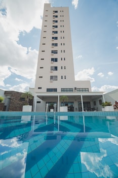bristol exceler plaza hotel