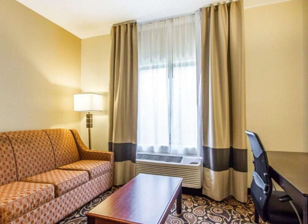 comfort suites daphne mobile east bay