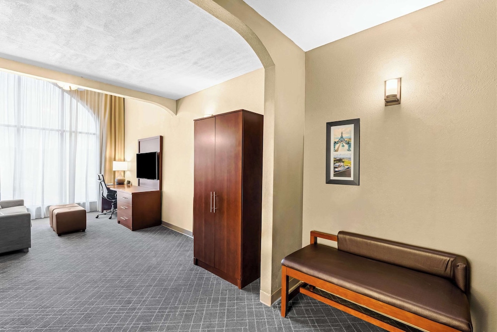 comfort suites daphne mobile east bay