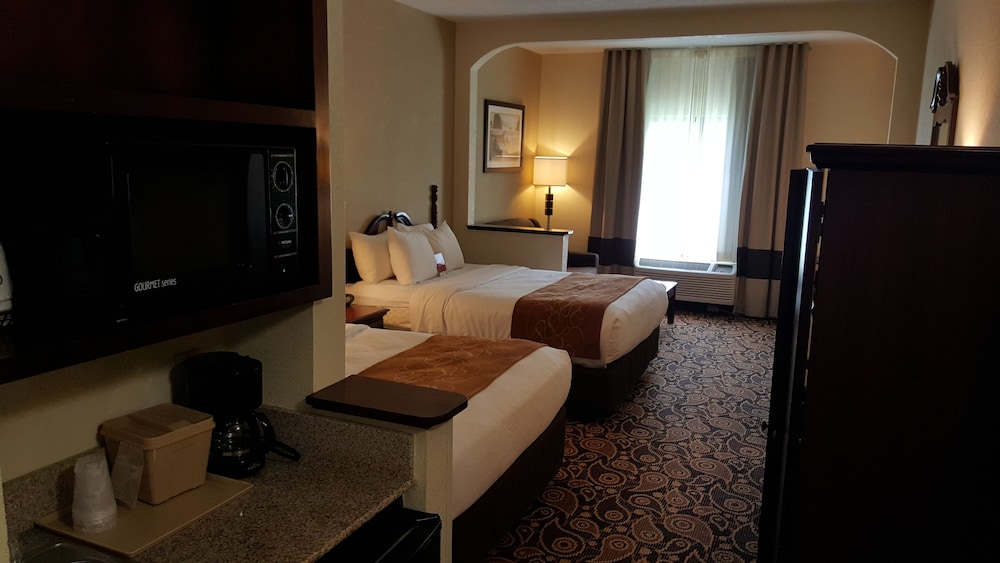 comfort suites daphne mobile east bay