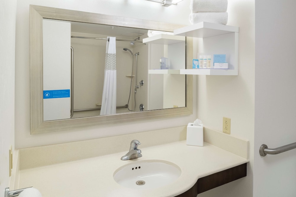 hampton inn and suites by hilton halifax dartmouth