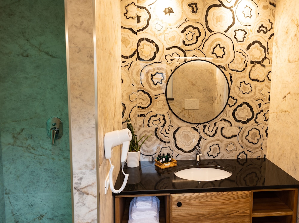 midenza suites and residence