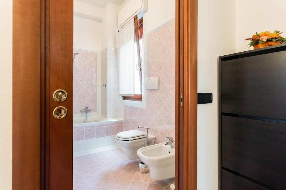 santa chiara apartment by myhomeincomo