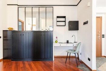 santa chiara apartment by myhomeincomo