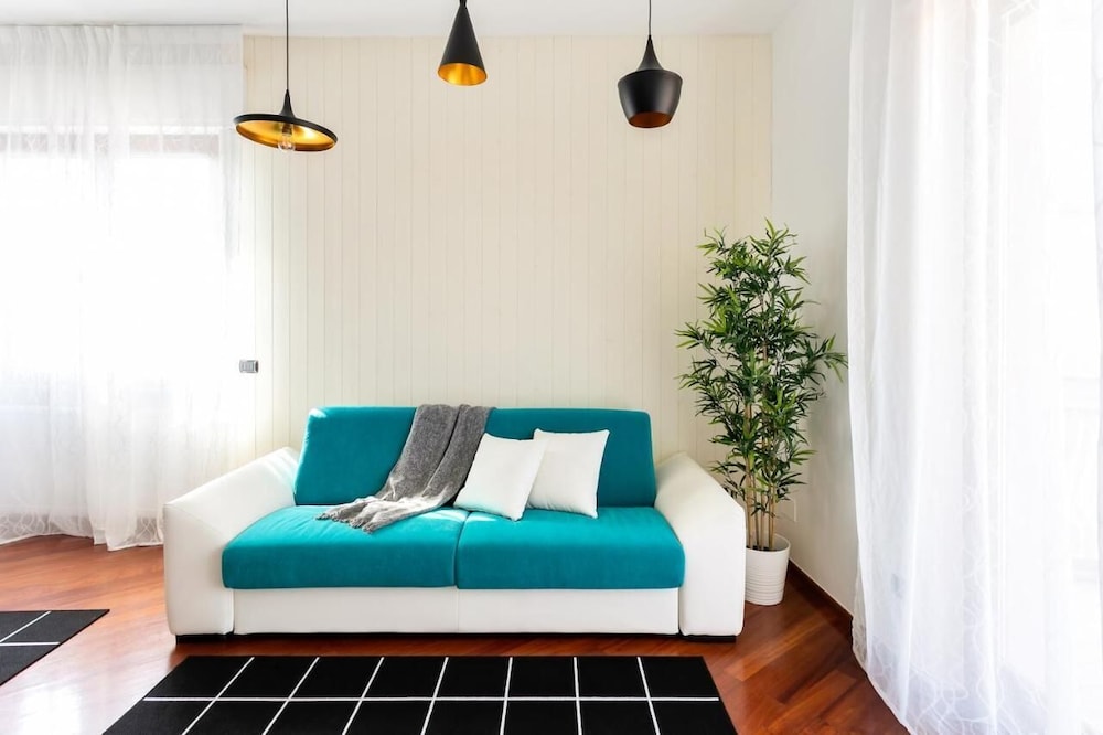 santa chiara apartment by myhomeincomo