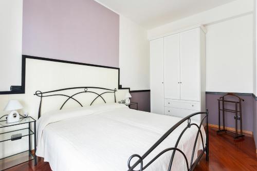 santa chiara apartment by myhomeincomo