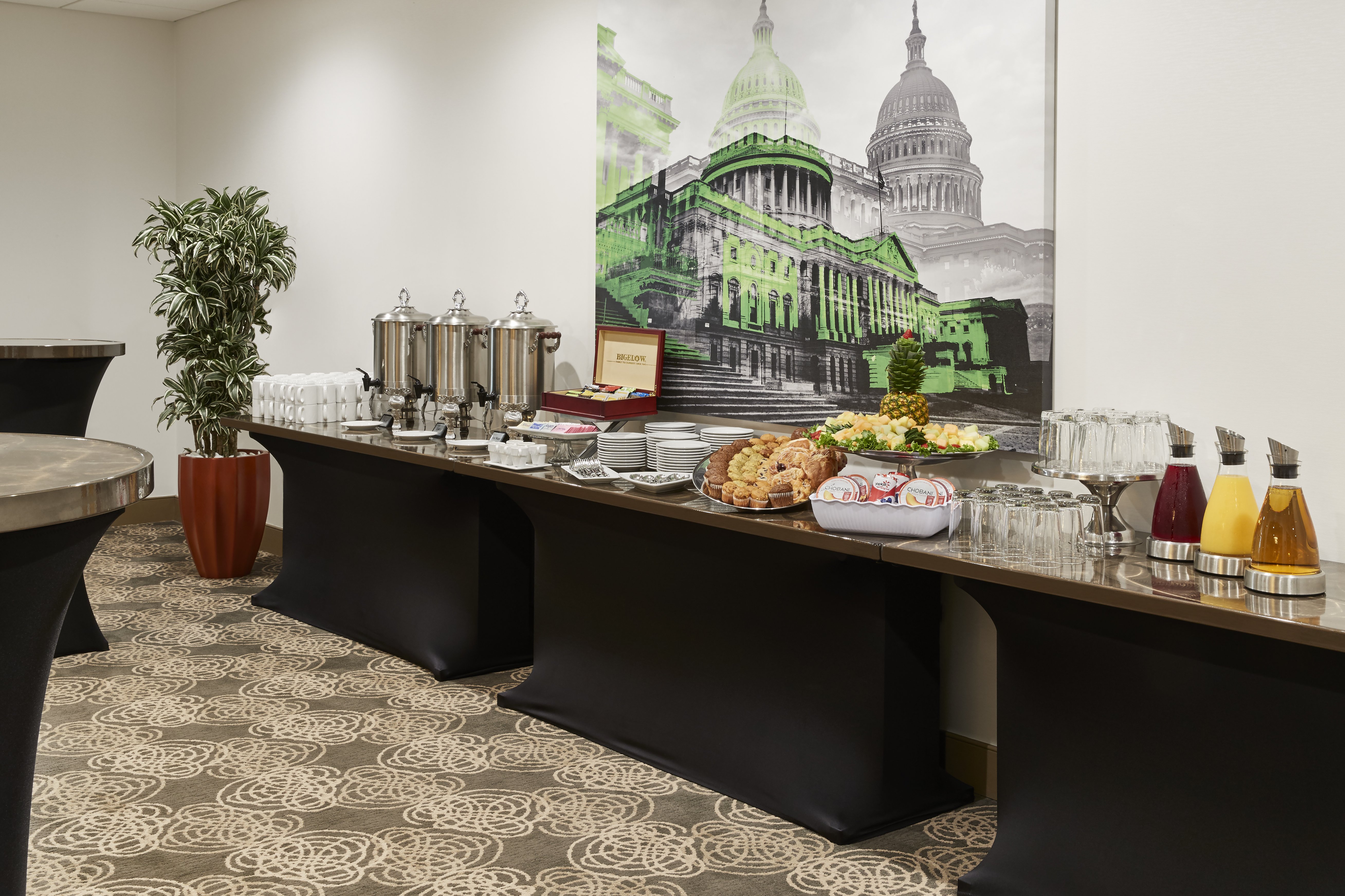 holiday inn alexandria at carlyle by ihg