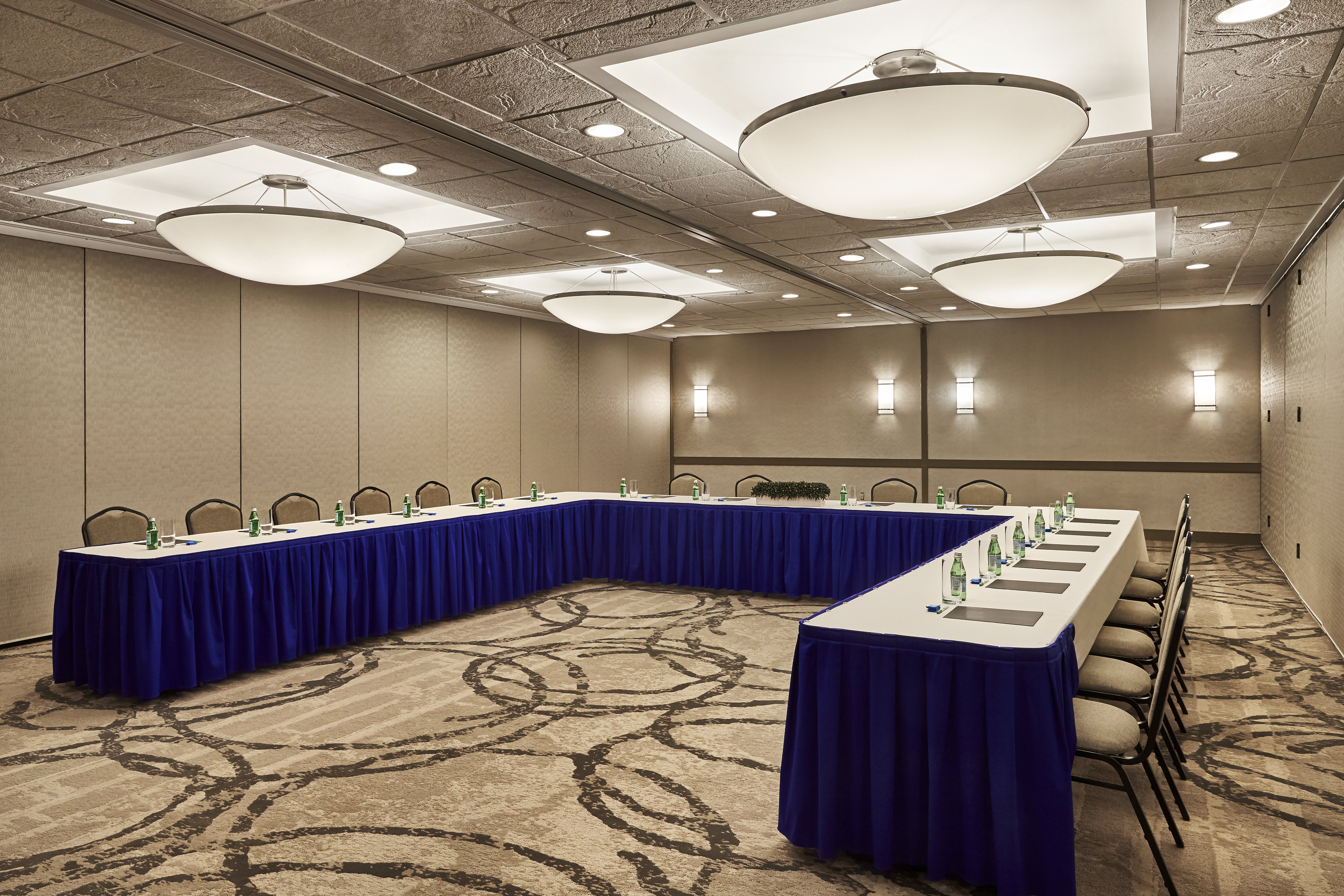 holiday inn alexandria at carlyle by ihg