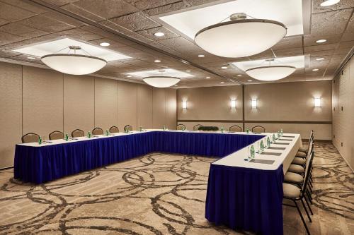 holiday inn alexandria at carlyle by ihg