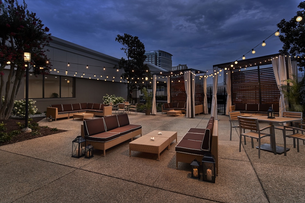 holiday inn alexandria at carlyle by ihg