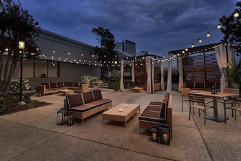 holiday inn alexandria at carlyle by ihg