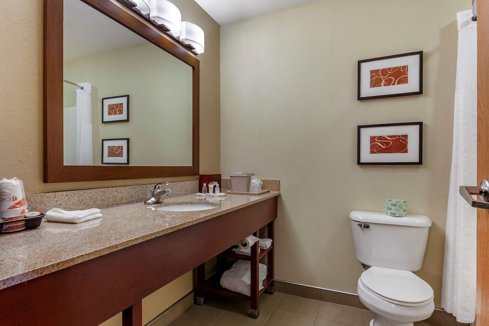 comfort suites delavan lake geneva area