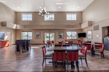 comfort suites delavan lake geneva area